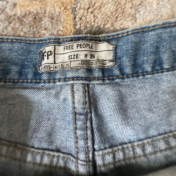 Free People Size 25 Jean Shorts - Picture 2 of 3